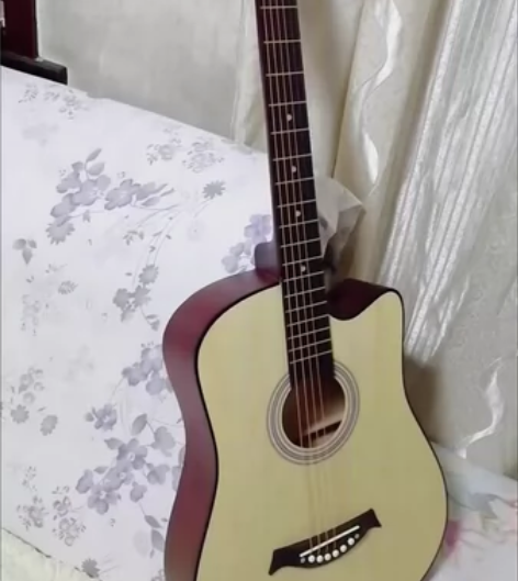 民谣吉他因琴行转让出手一批原价1200的3...