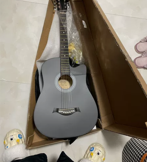 99新，原价350购入，没时间学，送琴包、...