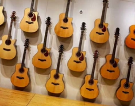 买来自学的吉他 没会弹便宜出 感兴趣的话点...