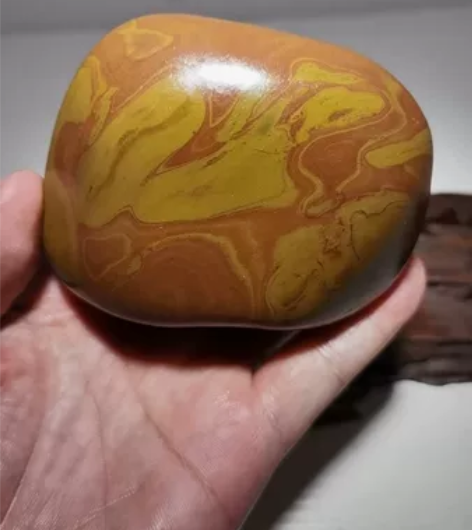 高级镇纸红线石（4） 底下可以天然放平