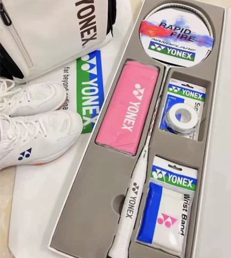 个人闲置 没发票 原价一千多尤尼克斯羽毛球...