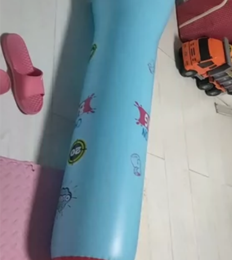 充气拳击柱健身玩具立式解压，蓝色 感兴趣的...
