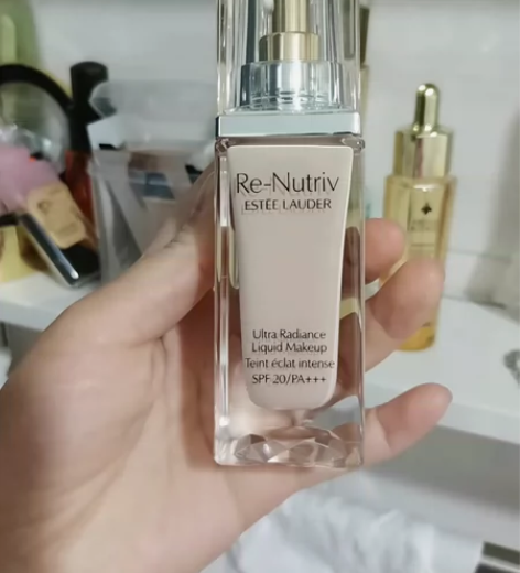 雅诗兰黛白金粉底液 感兴趣的话点“我想要”...