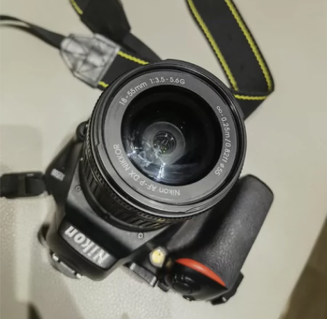 出个人闲置的一部尼康d3500单反相机，1...