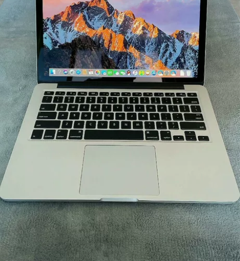 急售自用本带发票原价一万多购买i9顶配苹果...