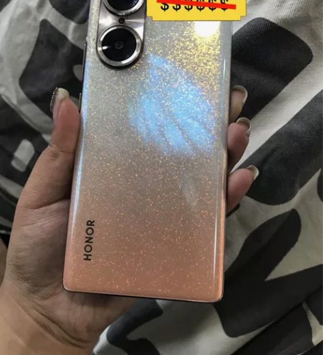 【个人转让】荣耀60 ，8?256G全网通...
