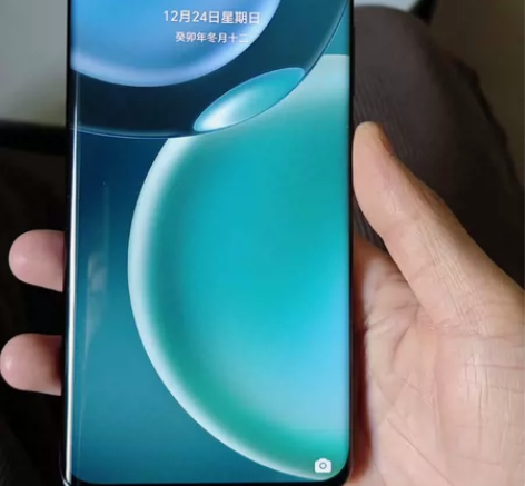 荣耀magic4，8+256G，22年7月...