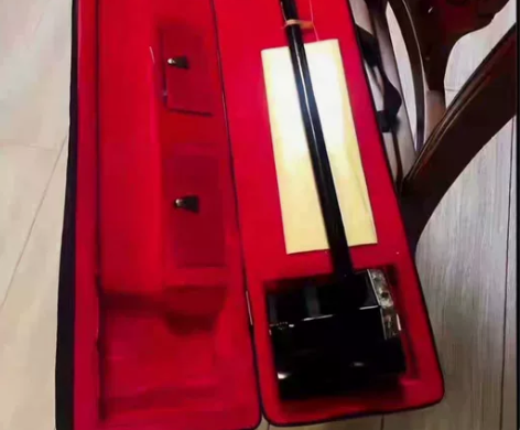 之前婶婶送的二胡，原价2000多的二胡，太...