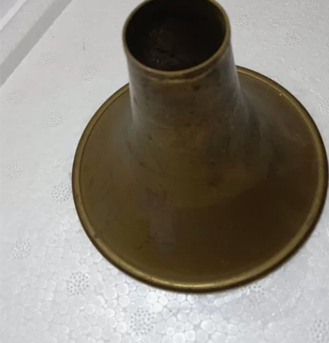 出一困置七八十年代小G调唢呐碗，品相完美无...