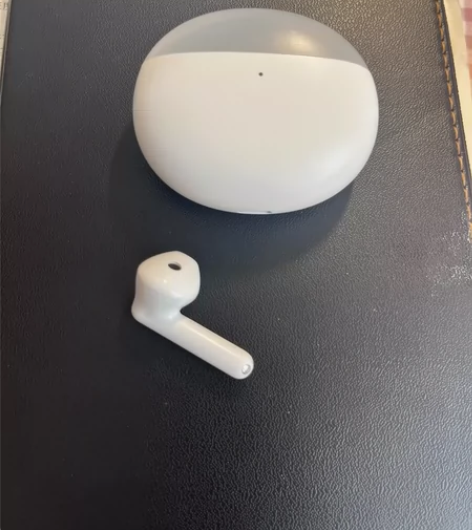 oppo enco air2，左耳加充电仓...