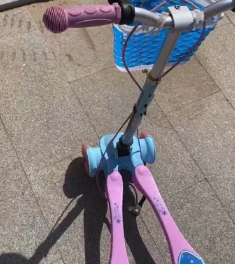 Disney/迪士尼 滑板车 感兴趣的话点...