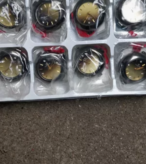 库存芙蓉机械手动女款手表，可以走时，有原装...