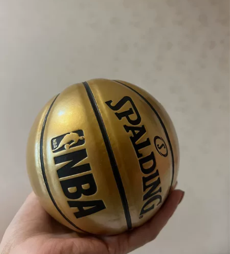 真品小篮球 真皮 奥莱购买 感兴趣的话点“...