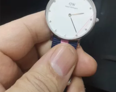 dw手表全新1000左右买的没戴过便宜出表...