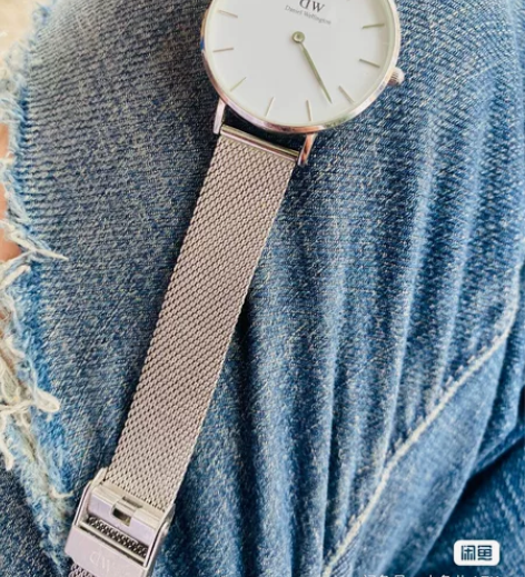 DW女表戴了几次，又买了别的手表，低价转给...