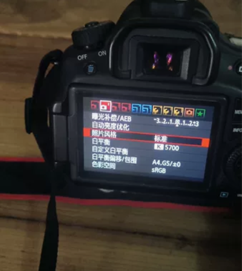 佳能60D比较新屏幕没有暗角感光元件没有划...