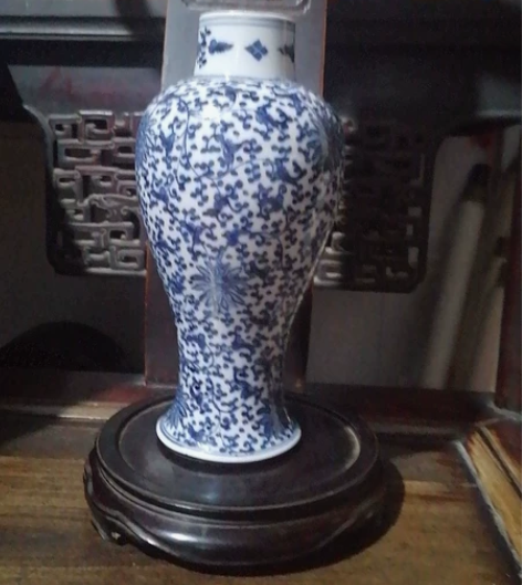 一眼开门清早期青花缠枝莲梅瓶 高25厘米，...