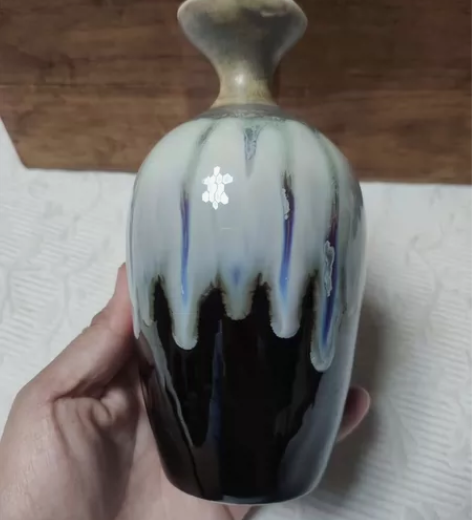 变色釉小花瓶 高15.5cm 感兴趣的话点...
