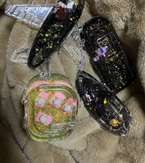 爆闪黑金海陆空?绿金电视里摆件，都可以当笔...