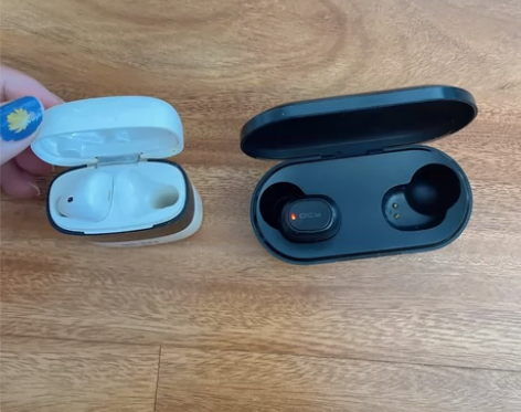 爱奇艺蓝牙耳机 QCY蓝牙耳机 两个蓝牙耳...