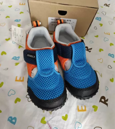 mikihouse拼色网鞋凉鞋 16码，全...