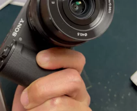 新机京东买的。4300，未注册。提供所有电...