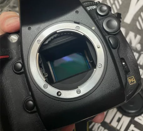 尼康D700，全画幅单反，老机器，没有明显...