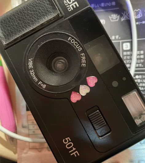 vibe胶片机 快门按钮掉了 每次拍都需要...