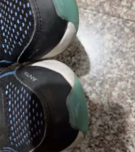 安踏男童旋转纽扣运动鞋，31码，购于普陀天...