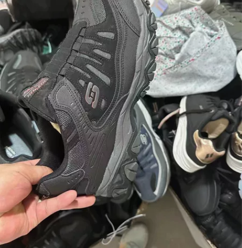 批发斯凯家户外鞋老爹鞋运动休闲鞋套脚鞋杂款...