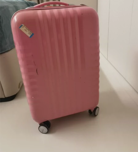粉色小行李箱，除密码锁忘记密码外，其他功能...