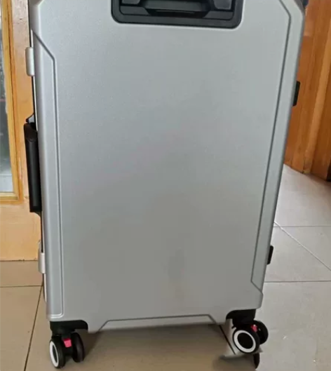 【商场撤柜】原价699正品袋鼠行李箱26寸...