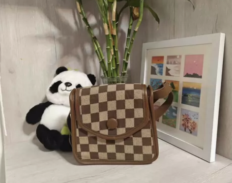 棋盘格斜挎,单肩,腋下包 19*17*5 ...