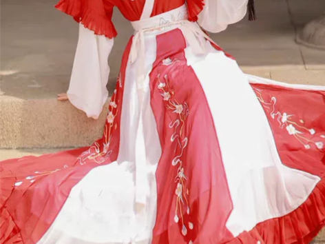 闲置妃亦坊汉服，只穿过一次，喜欢的快来带走...