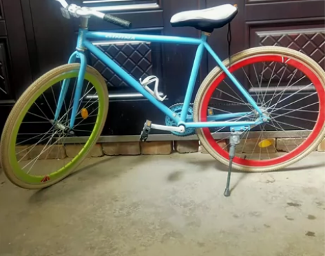 死飞自行车,骑过几次,便宜出售,达旗自提 感兴趣的话点“我想... 死飞自行车,骑过几次,便宜出售,达旗自提 感兴趣的话点“我想...