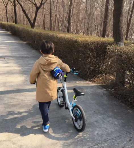 迪卡侬14寸自行车,赠送另购喇叭,带辅助轮...