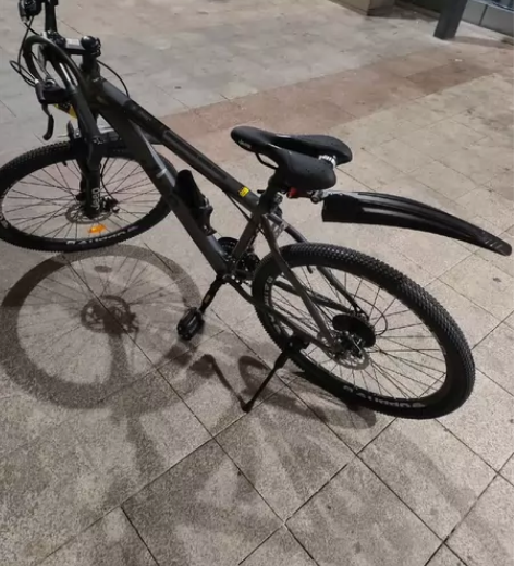 jeep自行车九成新800买的 感兴趣的话...
