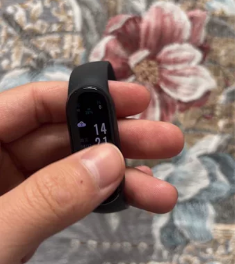 小米手环 6，买了个新手表这个不用了，功能...