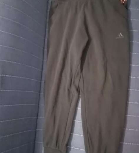 阿迪达斯女裤,专柜正品,九分裤,M号,裤腿...
