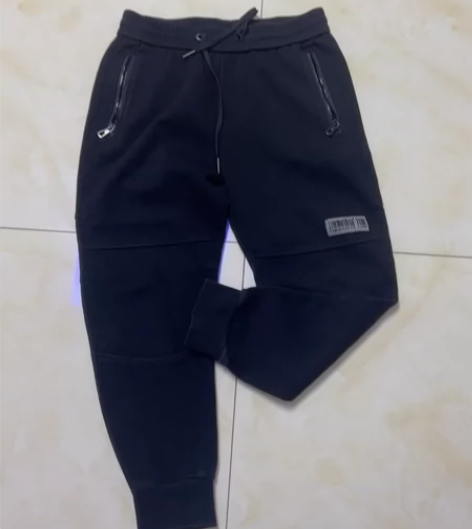 休闲运动裤 31码 175 120斤 几乎...