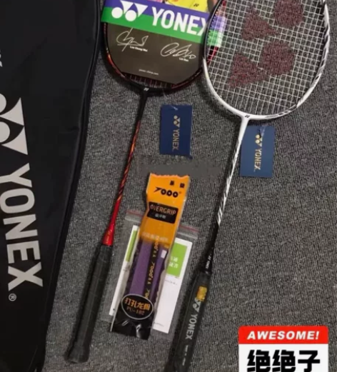 体育器材店转让了，店里剩几只尤尼克斯天斧1...