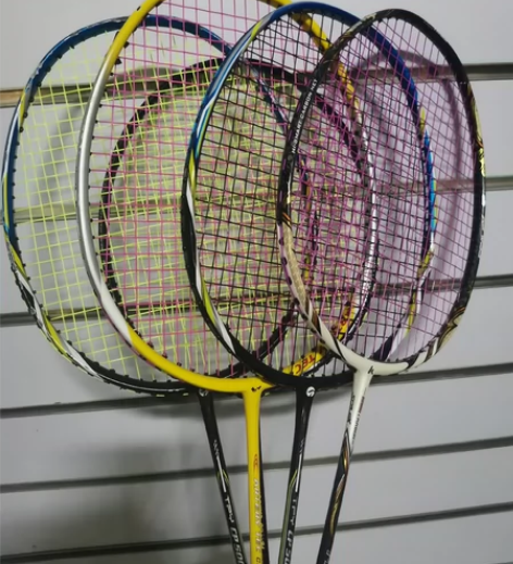 处理5支羽毛球拍，杂牌，什么成色的都有，都...