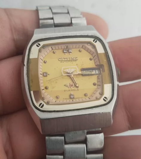 西铁城手表，走时正常（不保精准），日历正常...