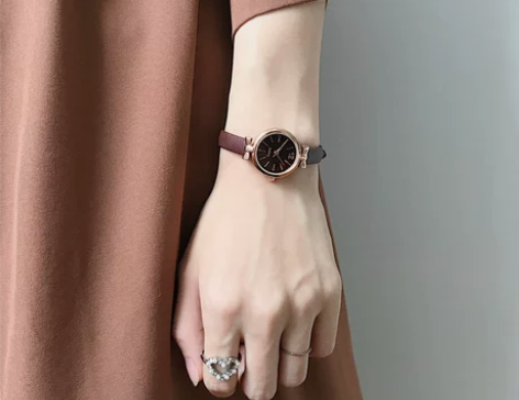 手表女款ins风小众轻奢高颜值学生小巧细带...