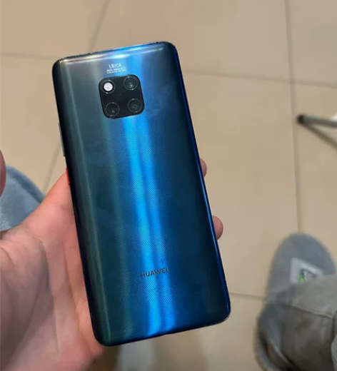 华为mate20pro6加128 屏幕没有...