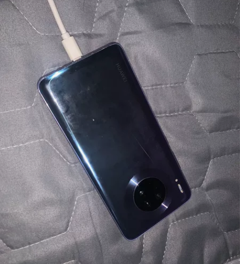 华为mate30 非原装屏 能打游戏能上网...