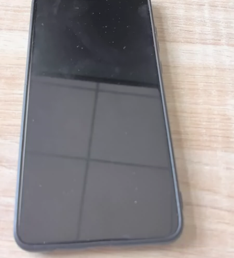 华为mate30，128g，屏幕有小划痕，...