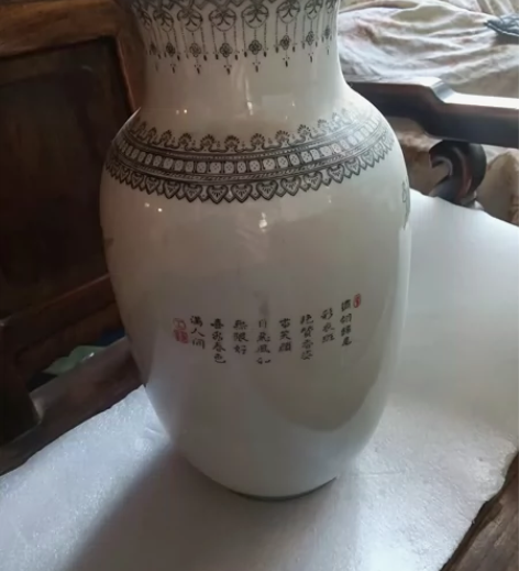 出口创汇时期，景德镇粉彩百伦图花瓶似冬瓜器...