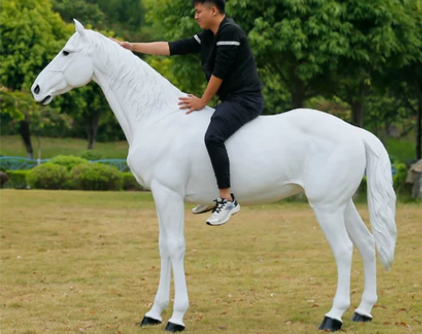 大型玻璃钢仿真生肖白骏马雕塑摆件模型公园