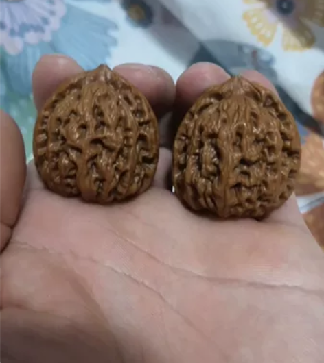 文玩核桃 佛肚  板正 标价实价，便宜，佛...